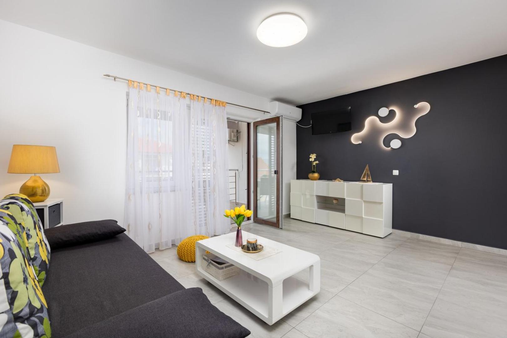 Apartments Tea Malinska Exterior photo